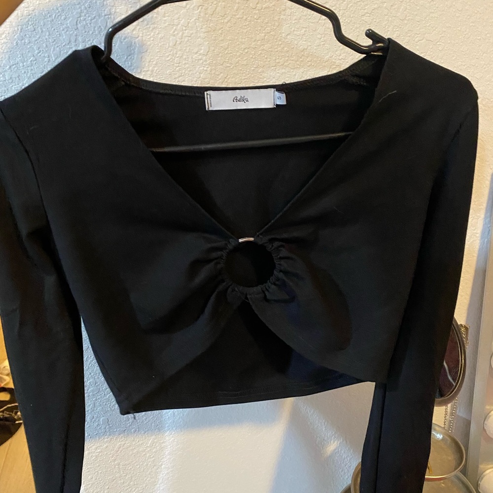 Adika loop hole crop top